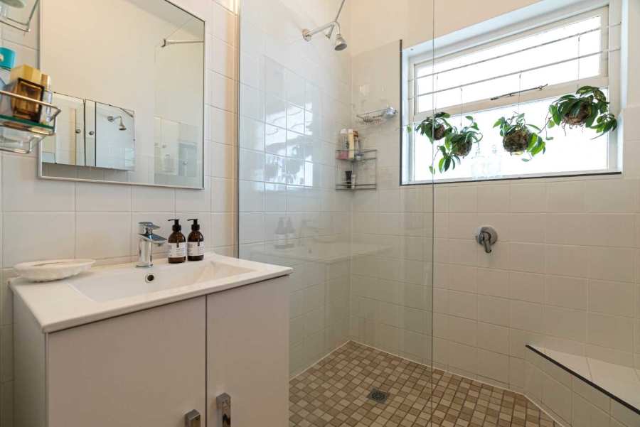 To Let 2 Bedroom Property for Rent in Sea Point Western Cape